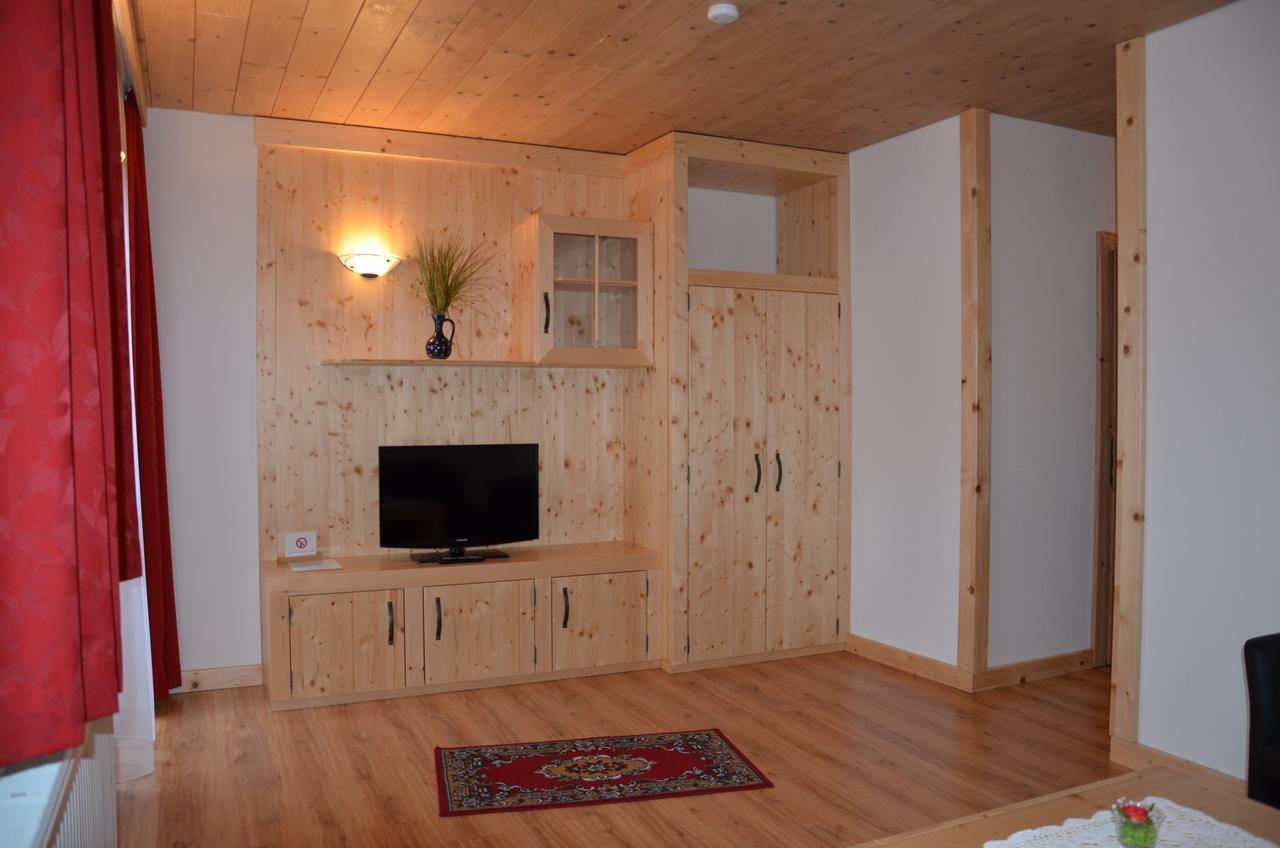 Pension Zum Schreiner Hermagor-Pressegger See Bagian luar foto